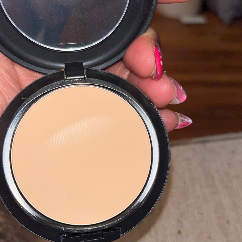 Mac Studio Fix C5| Gently used